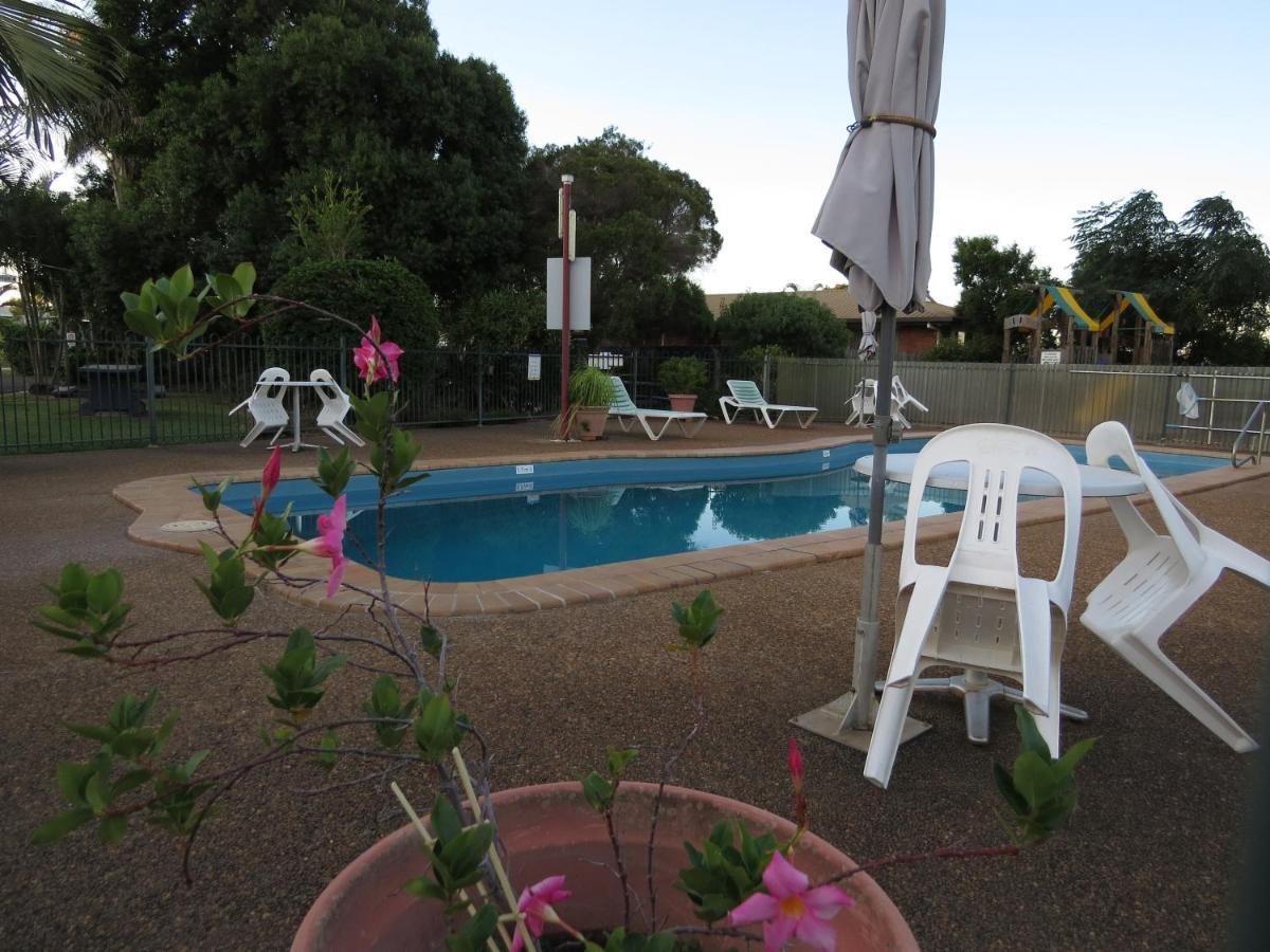 Bundaberg East Cabin And Tourist Park Bagian luar foto